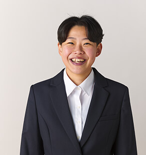 及川 桃 Momo Oikawa