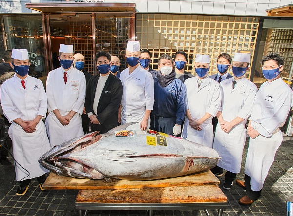 豊洲市場マグロ初競り、ONODERA GROUPが一番マグロを最高値で落札！