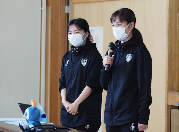 横浜市立二俣川小学校で横浜FCと食育セミナーを実施