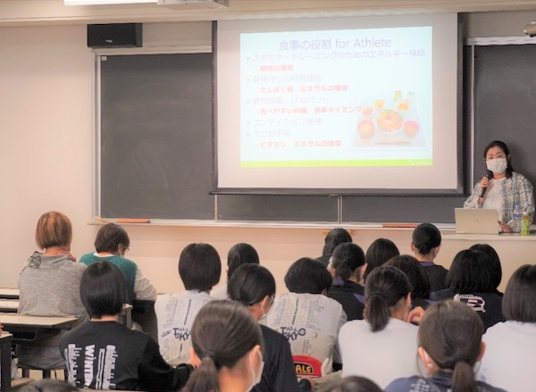 文化学園大学杉並高校で栄養セミナーを実施