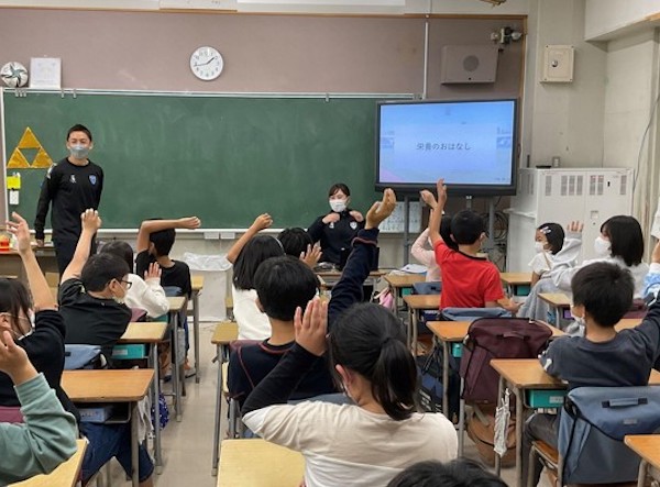 横浜市立瀬谷第二小学校で横浜FCと食育出前授業を実施