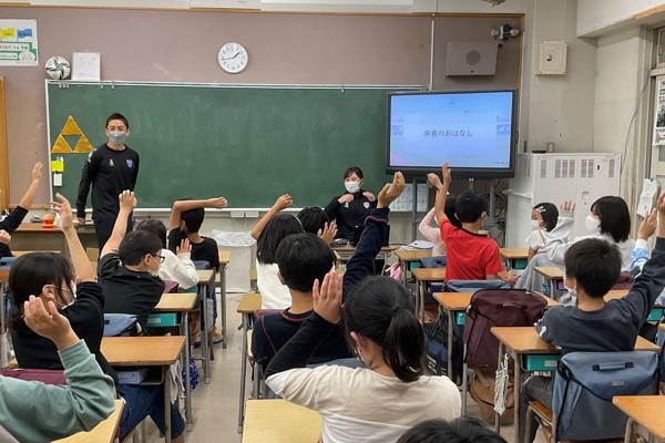 横浜市立瀬谷第二小学校で横浜FCと食育出前授業を実施