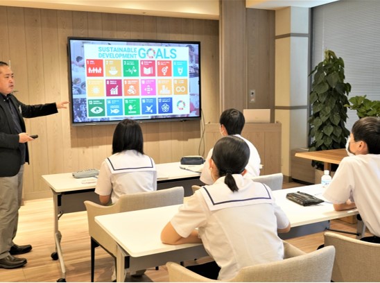 LEOC本社にて中学校2校の企業訪問「SDGs学習」を実施