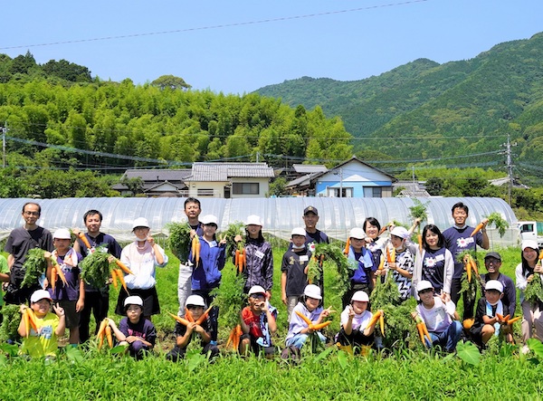 《事後レポート》第3回LEOC Presents「KIRA KIRA食育授業」児童が農園へ訪問！野菜の収穫体験を通して有機を学ぶ！