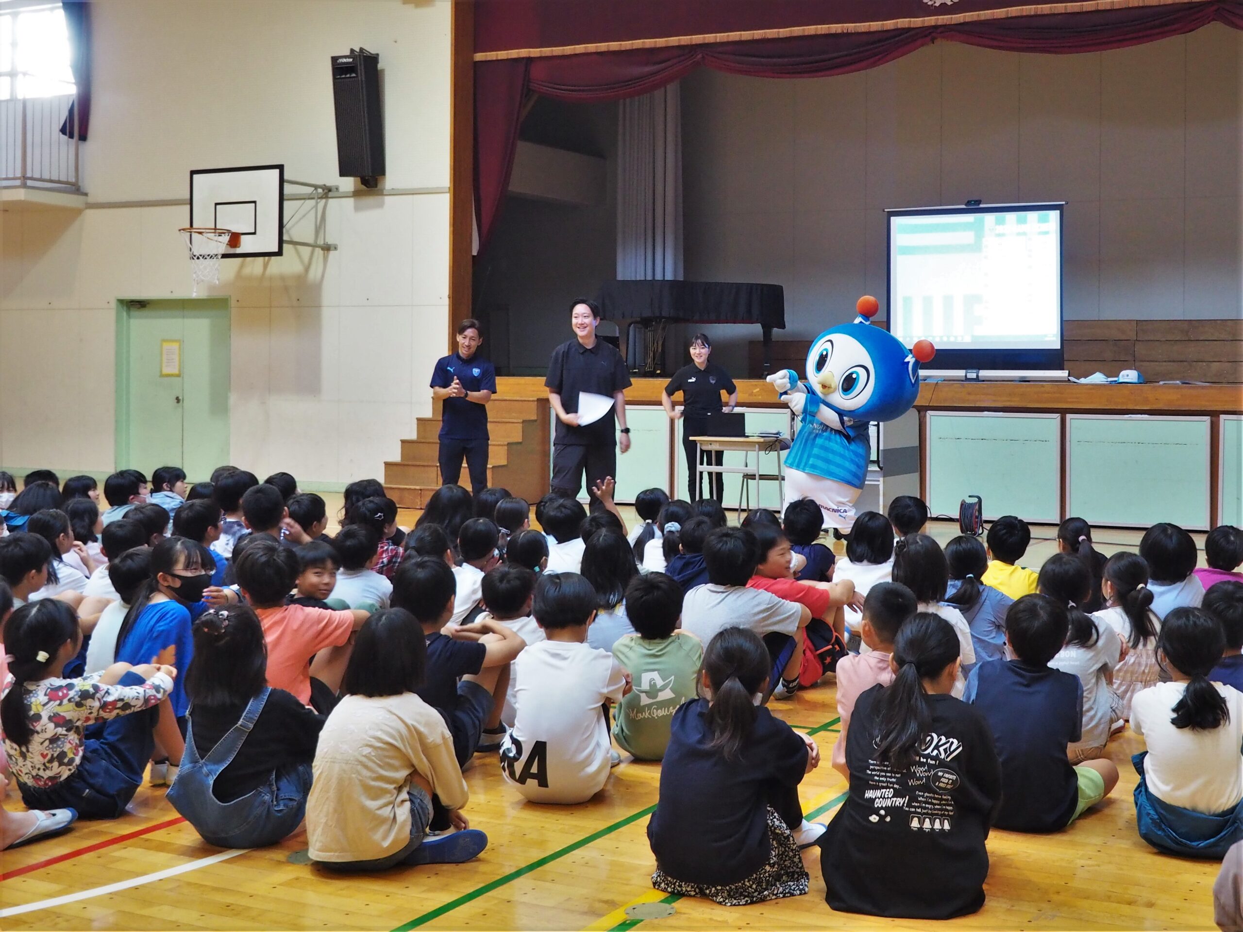 横浜市立宮谷小学校で横浜FCと食育授業を実施