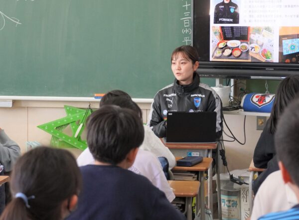 横浜市立坂本小学校で横浜FCと食育授業を実施